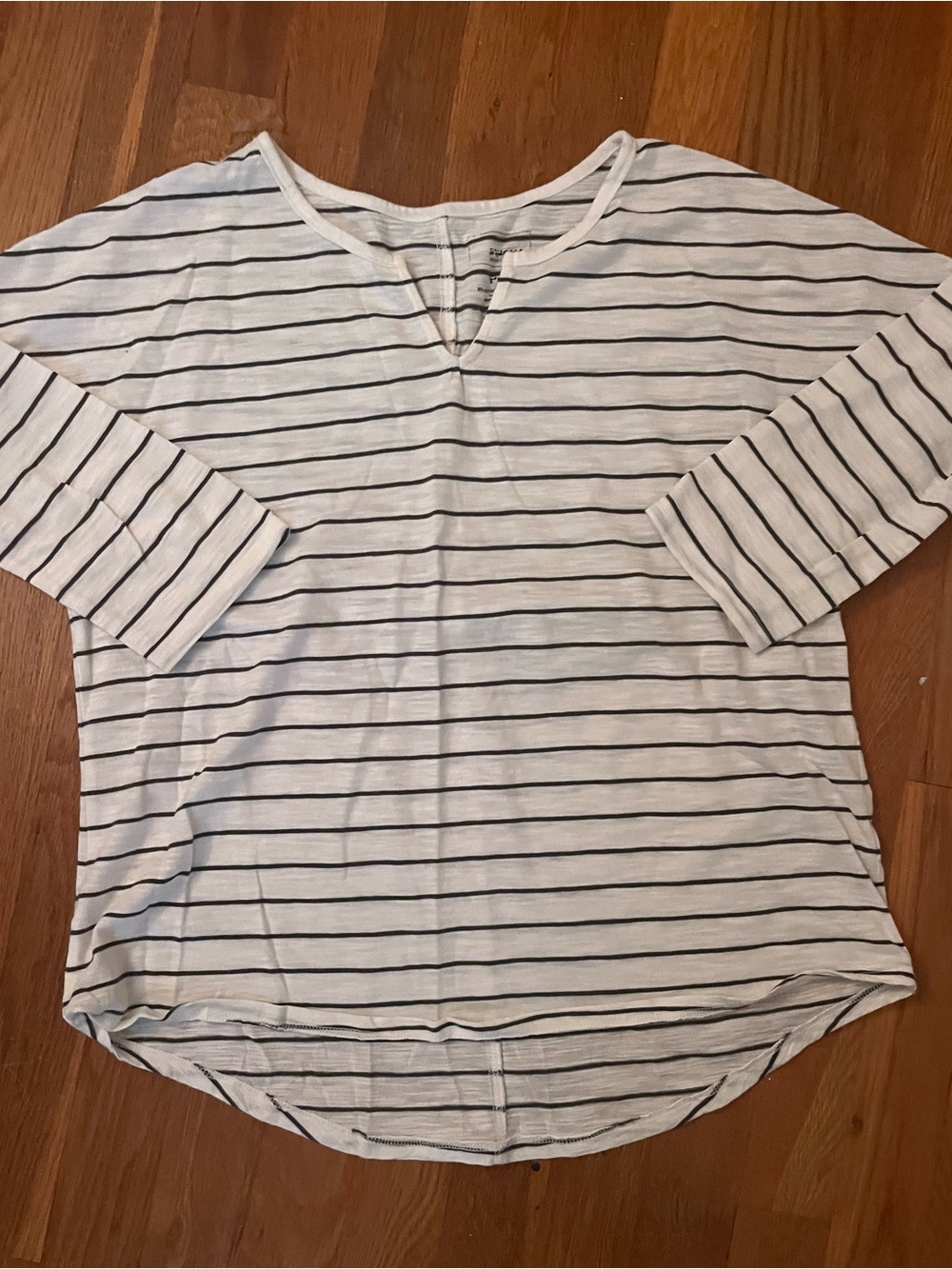Women’s White & Navy Striped 3/4 Sleeve Top
